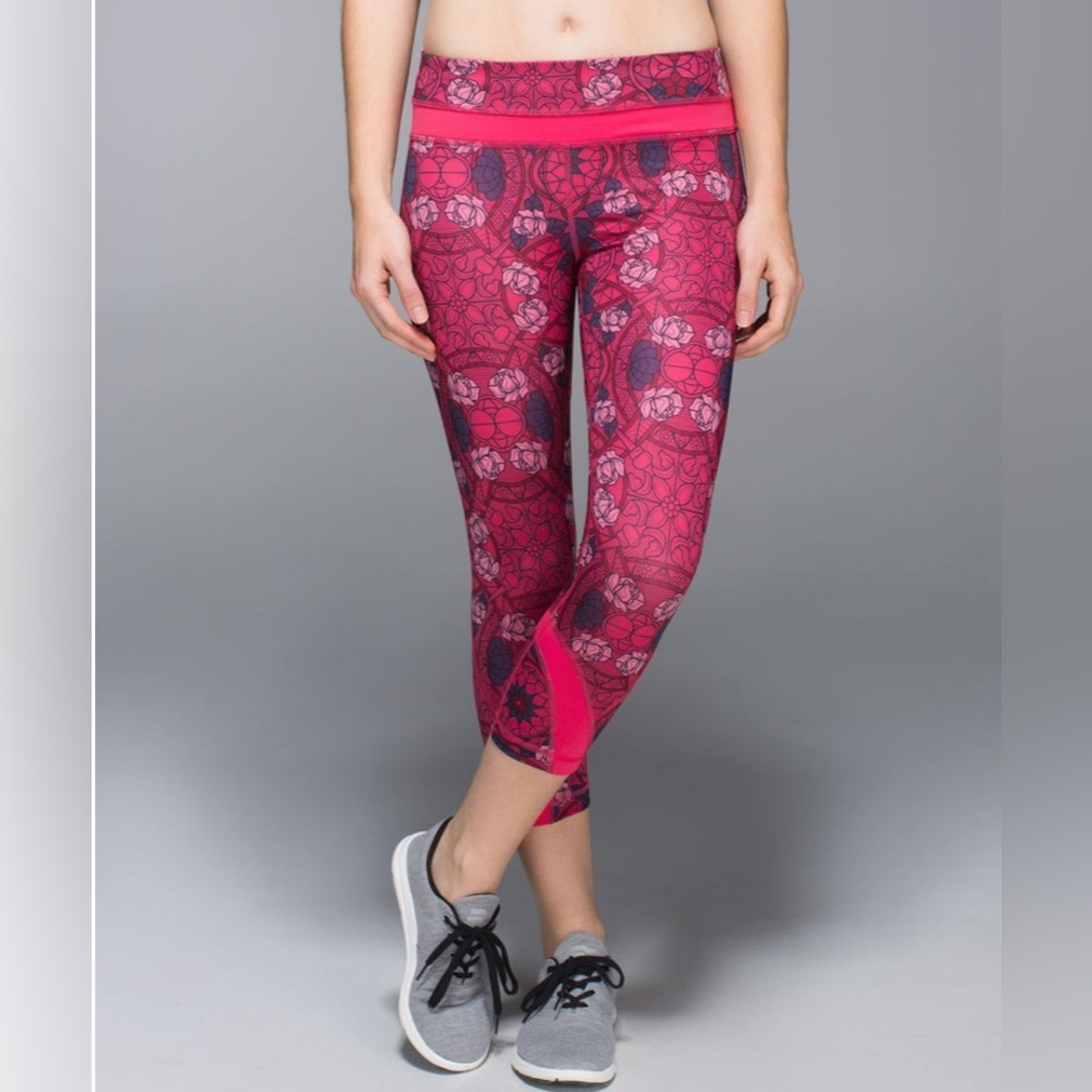 Lululemon Capri Leggings Floral Print Guava Lava Boom Size 8